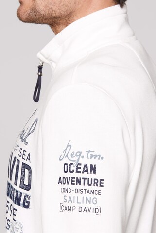 CAMP DAVID Sweatjacke mit Logo Artworks in Weiß