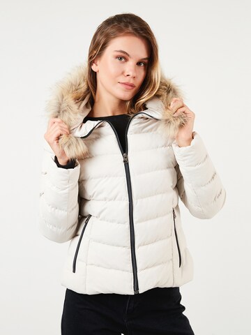 LELA Winter Jacket in White: front