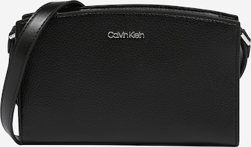 Calvin Klein Umhängetasche in Schwarz: front