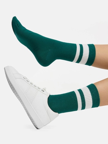 Nur Die Freizeitsocken ' Statement Socken mit Stickerei ' in Grün