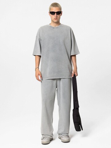 VAMOS CLO Loose fit Trousers in Grey: front