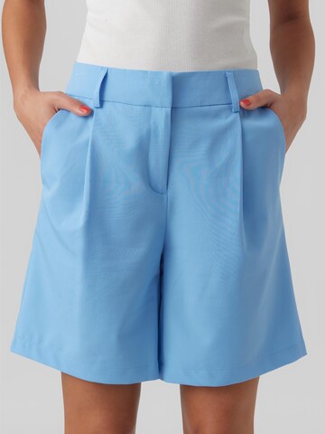VERO MODA Loose fit Pleat-front trousers 'Zelda' in Blue