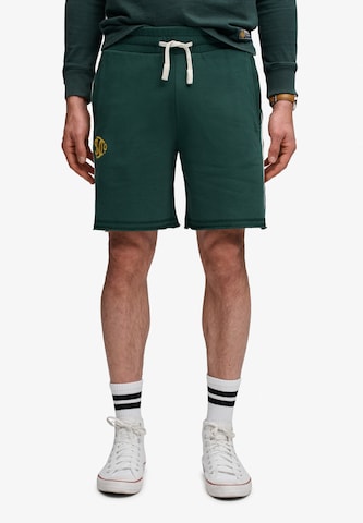 Superdry & Co Regular Pants in Green: front