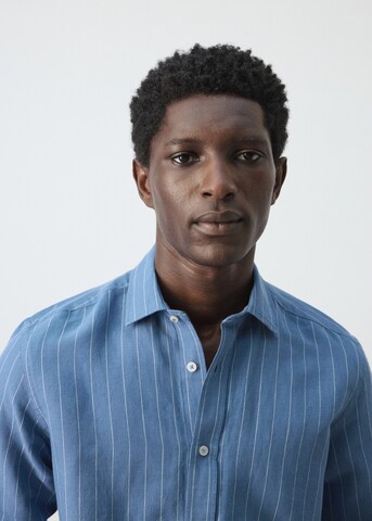 MANGO MAN Regular fit Button Up Shirt 'Rug' in Blue
