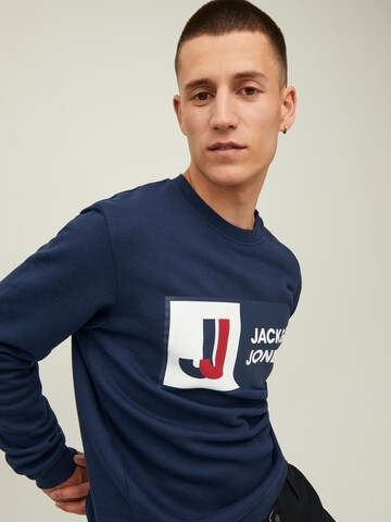 JACK & JONES Sweatshirt i blå