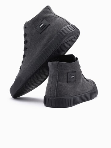 Ombre Sneaker in Schwarz