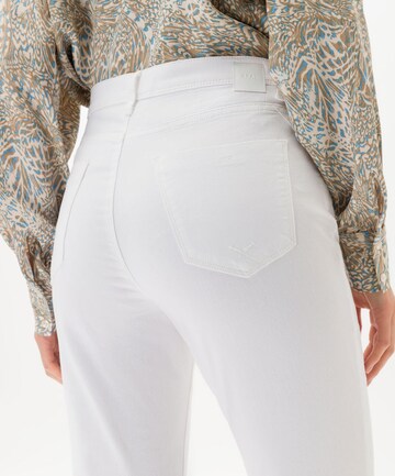 BRAX Slimfit Jeans 'Mary' in Weiß