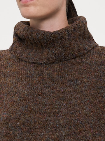 Vero Moda Tall Sweater 'VMINGRID' in Brown