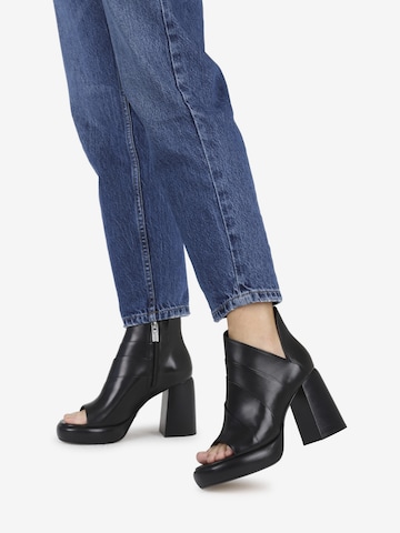 BRONX Ankle Boots 'Ginn-Y' in Black