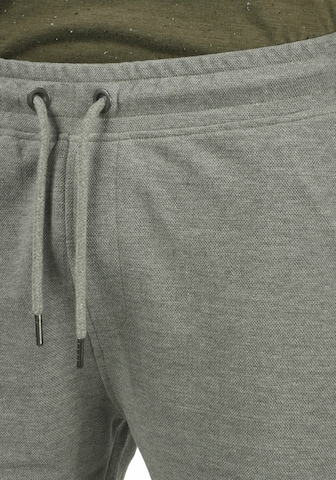 BLEND Regular Sweatshorts 'Svenni' in Grau