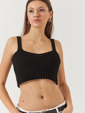 Geacă tricotată de la Bianco Lucci pe negru