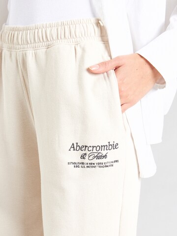 Abercrombie & Fitch Tapered Broek 'ESSENTIAL' in Beige