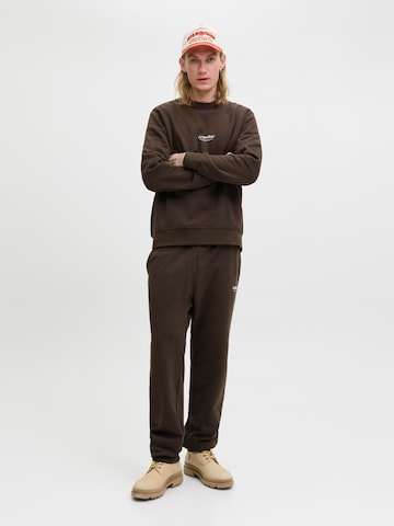 JACK & JONES Sweatshirt 'JJESOHO' in Bruin