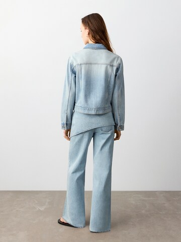 mėlyna MANGO TEEN Demisezoninė striukė 'Cazadora'