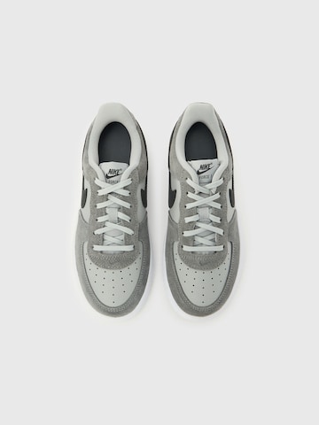 Nike Sportswear Сникърси 'Force 1 Essential+' в сиво