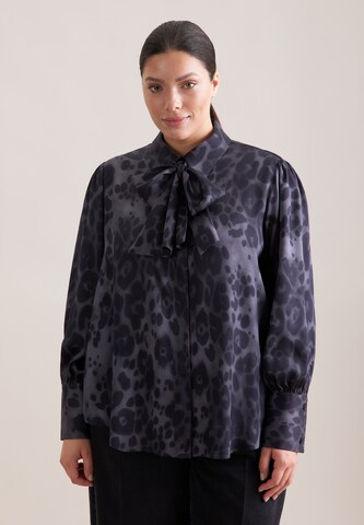 Chemisier 'Schwarze Rose' SEIDENSTICKER en gris : devant