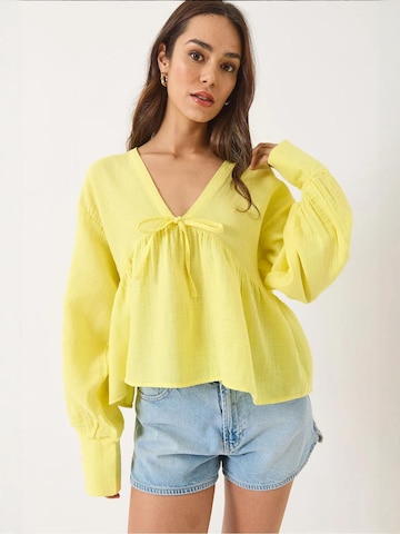 Camicia da donna di Bianco Lucci in giallo