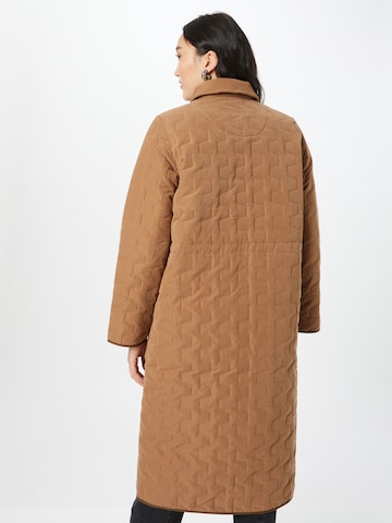 minimum Between-Seasons Coat 'Petriane' in Brown