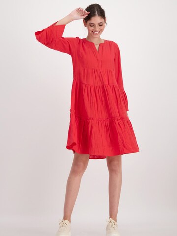 Robe monari en rouge