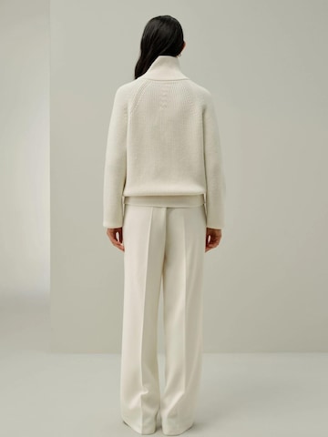 Lilysilk - Cárdigan 'Rippstrick-Pullover mit Reißverschluss' en blanco