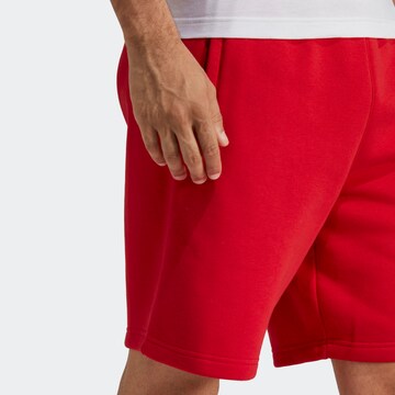 Regular Pantalon 'Trefoil Essentials' ADIDAS ORIGINALS en rouge