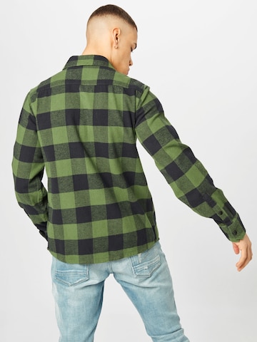 Coupe regular Chemise 'New Sacramento' DICKIES en vert