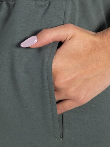 Smilodox Loose fit Trousers ' Kanya ' in Green