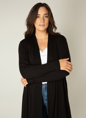 BASE LEVEL CURVY Knit Cardigan 'Ayla' in Black: front