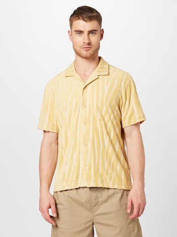 WEEKDAY Comfort fit Button Up Shirt in Yellow: front