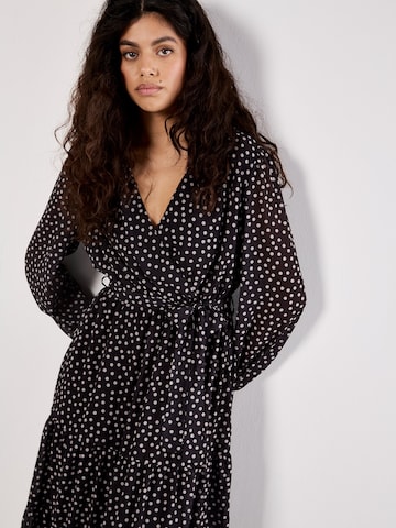 Apricot Dress ' ' in Black