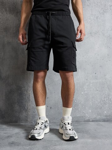 Bershka Regular Shorts in Schwarz: Vorderseite