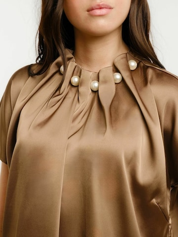 Liberte Essentiel Top ' PIP ' in Bruin