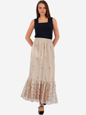 Bigdart Skirt in White: front