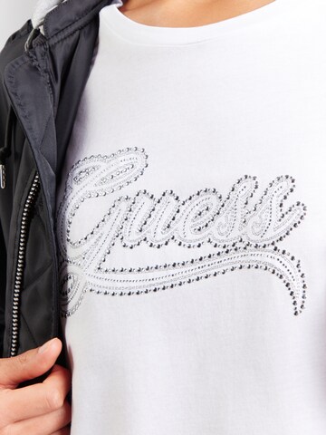 Tricou de la GUESS pe alb