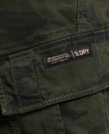 Regular Pantalon cargo Superdry en vert