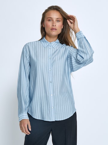 Peppercorn Blouse 'Felia' in Blauw: voorkant
