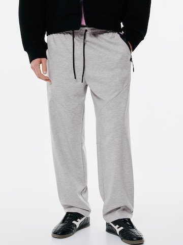 Pull&Bear Szabványos Nadrág - szürke: elől