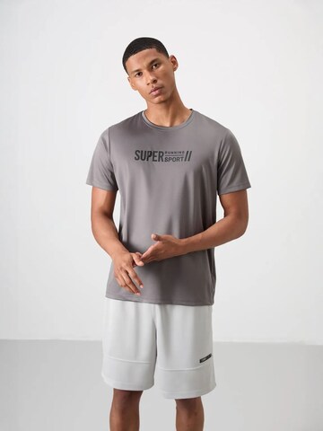Tommy Life T-Shirts in Grau