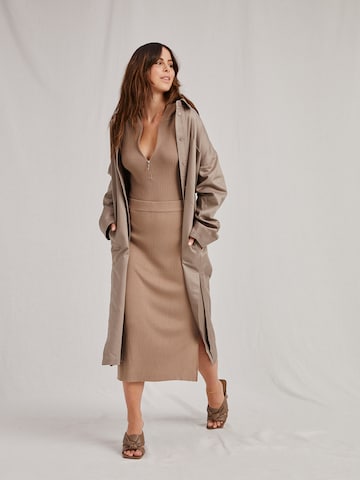 A LOT LESS Between-seasons coat 'Kiara' in Beige