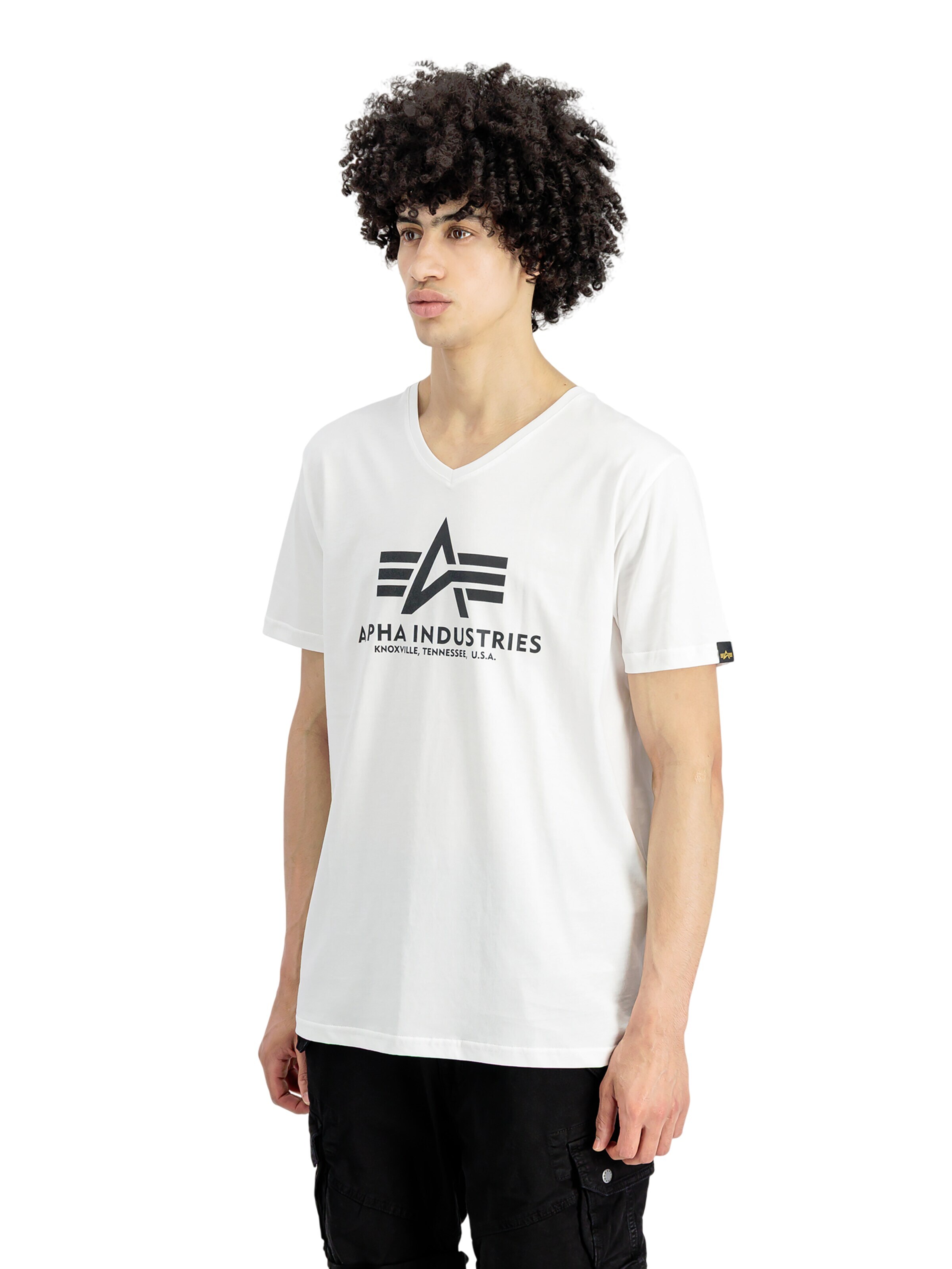 ALPHA INDUSTRIES Shirt 'Basic V-Neck'‌‌‌ in Weiß: Vorderseite