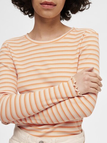 SELECTED FEMME Shirt in Orange
