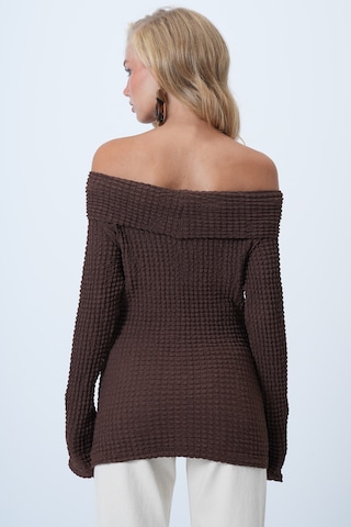 Trend Alaçatı Stili - Camiseta en marrón