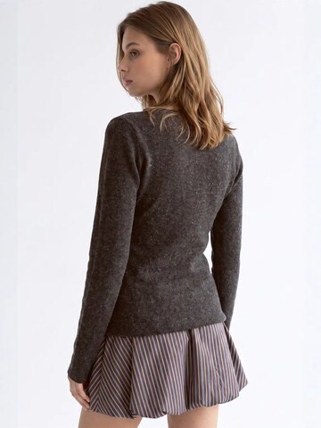 Pullover di MixRay in grigio