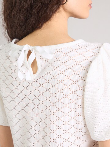 Pulover de la MORE & MORE pe alb