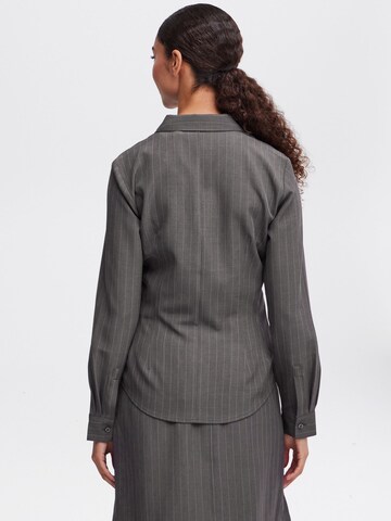 Camicia da donna ' MMMIDDE' di b.young in grigio