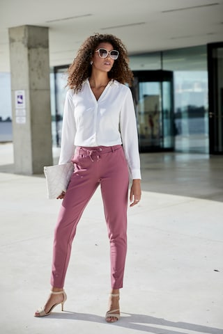 LASCANA Tapered Jogger Pants in Lila