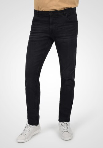 !Solid Regular Jeans in Black: front