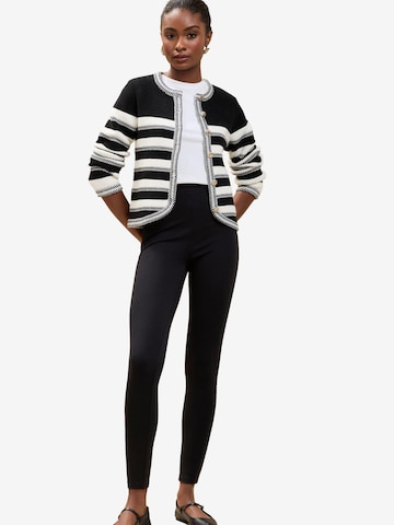 Lipsy Skinny Fit Клин в черно: отпред