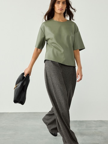 Next Shirt in Green: front