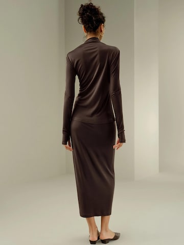 Lilysilk Top 'Seidenjersey Schmales Langarm Top' in Bruin
